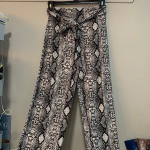 two strings to pinch it around the wast